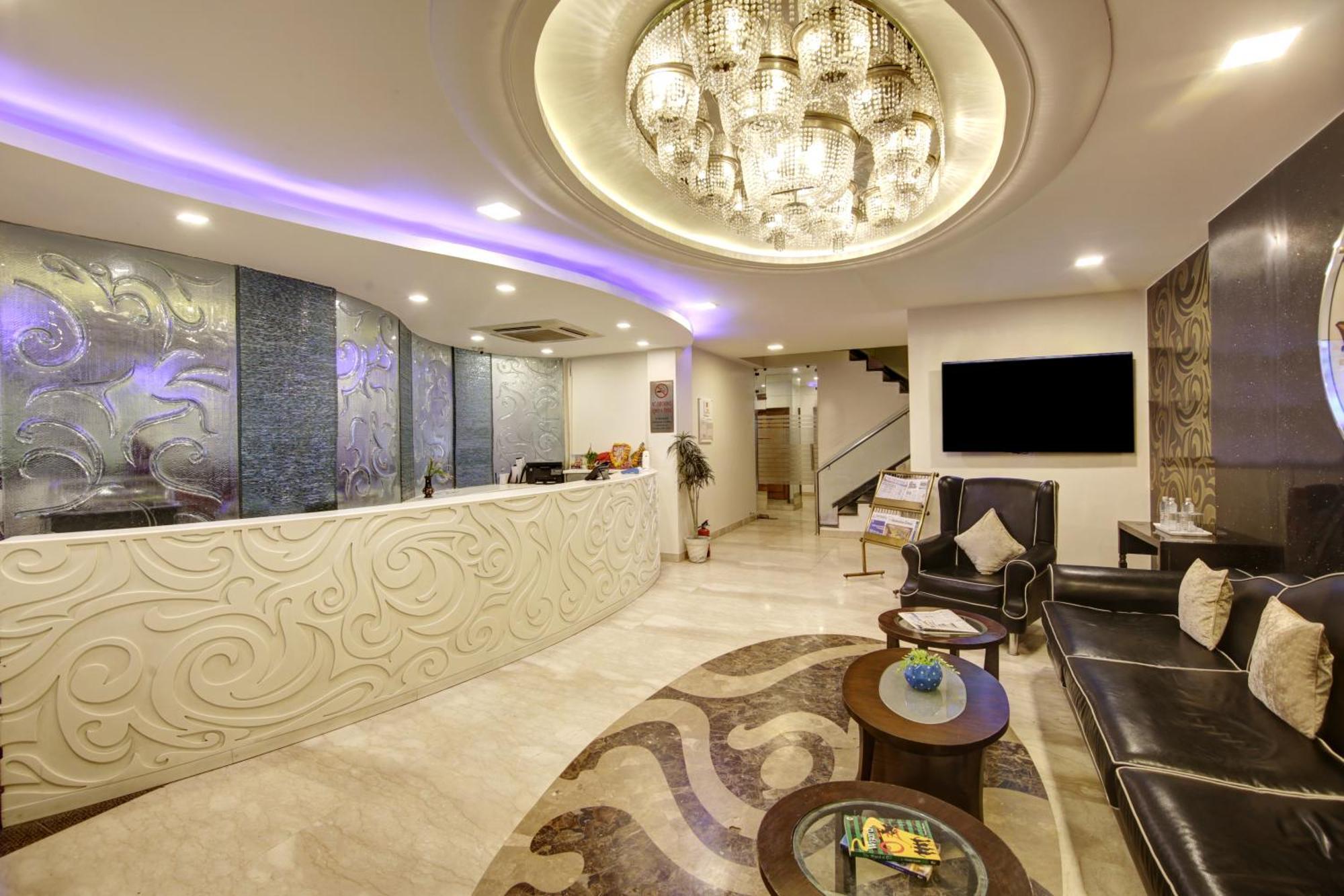 Hotel Good Times Near Ganga Ram Hospital And Karol Bagh Metro Delhi  Exterior photo