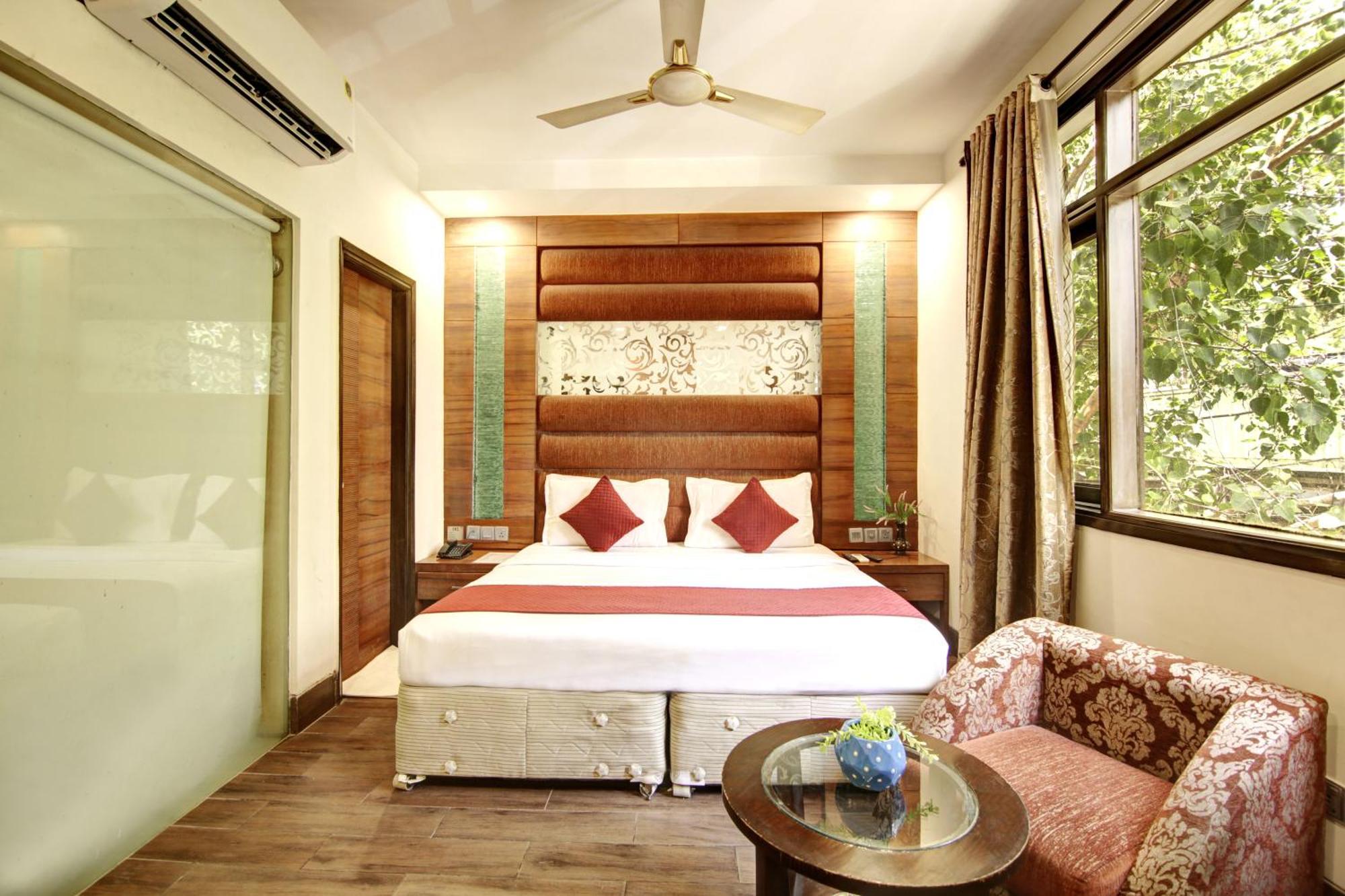 Hotel Good Times Near Ganga Ram Hospital And Karol Bagh Metro Delhi  Exterior photo