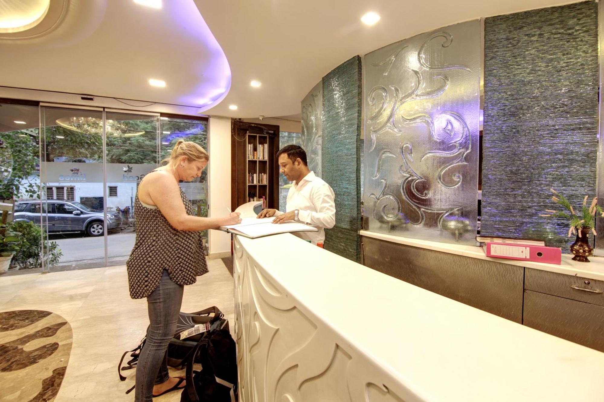 Hotel Good Times Near Ganga Ram Hospital And Karol Bagh Metro Delhi  Exterior photo