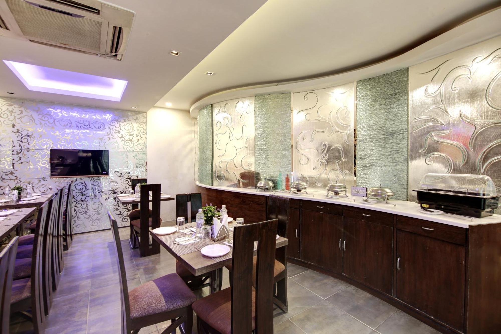 Hotel Good Times Near Ganga Ram Hospital And Karol Bagh Metro Delhi  Exterior photo