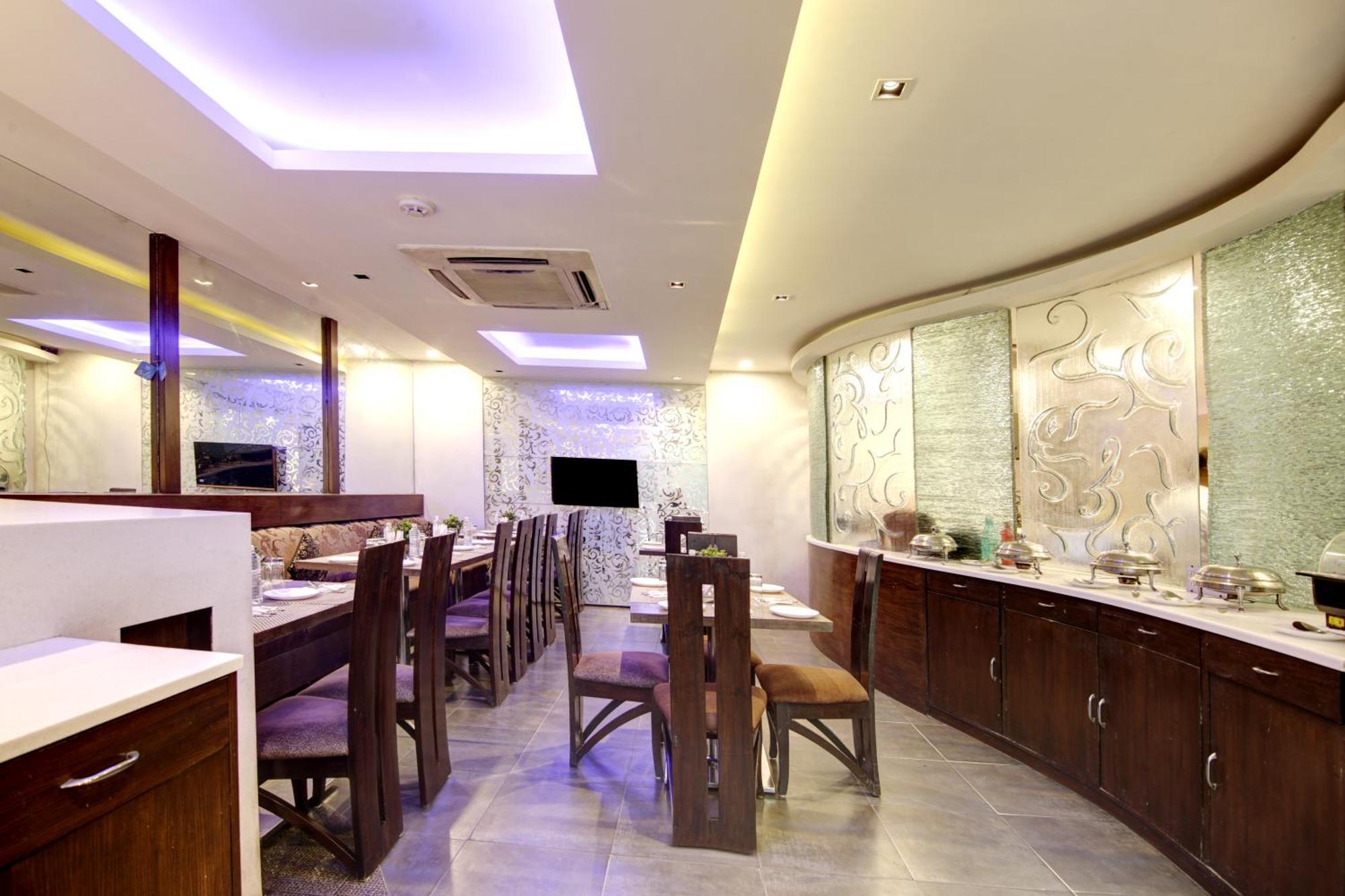 Hotel Good Times Near Ganga Ram Hospital And Karol Bagh Metro Delhi  Exterior photo