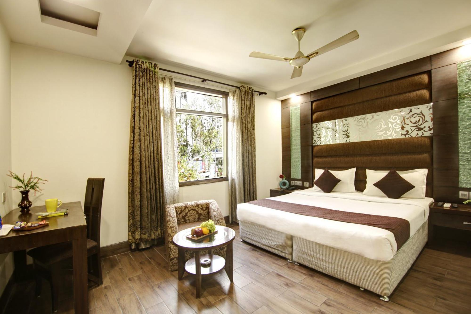 Hotel Good Times Near Ganga Ram Hospital And Karol Bagh Metro Delhi  Exterior photo