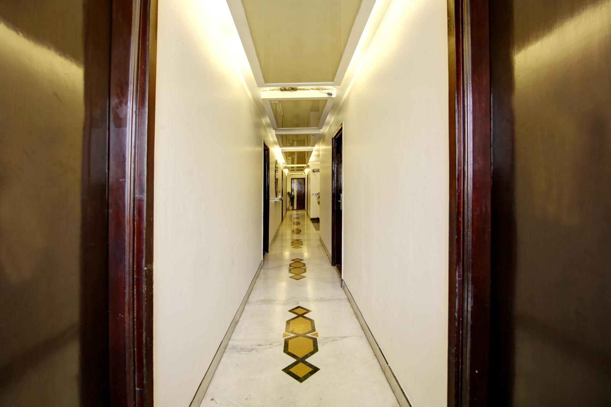 Hotel Good Times Near Ganga Ram Hospital And Karol Bagh Metro Delhi  Exterior photo
