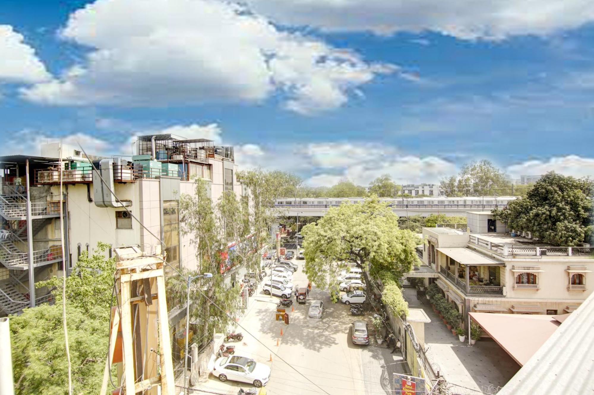 Hotel Good Times Near Ganga Ram Hospital And Karol Bagh Metro Delhi  Exterior photo