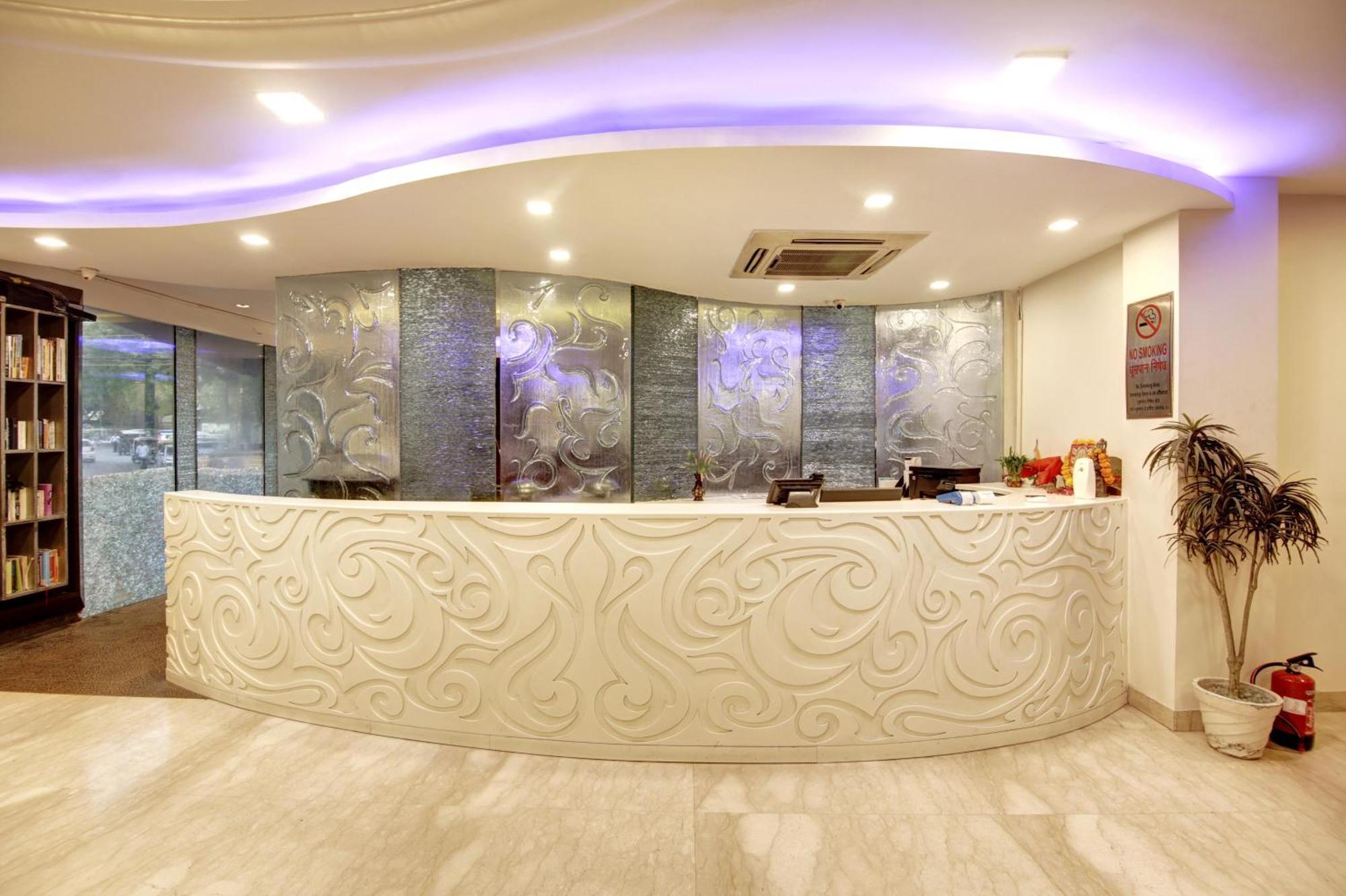 Hotel Good Times Near Ganga Ram Hospital And Karol Bagh Metro Delhi  Exterior photo